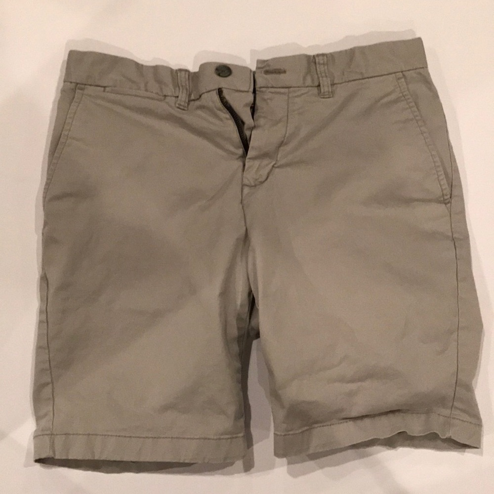 High Quality Grey Tommy Hilfiger Short Grey Button
